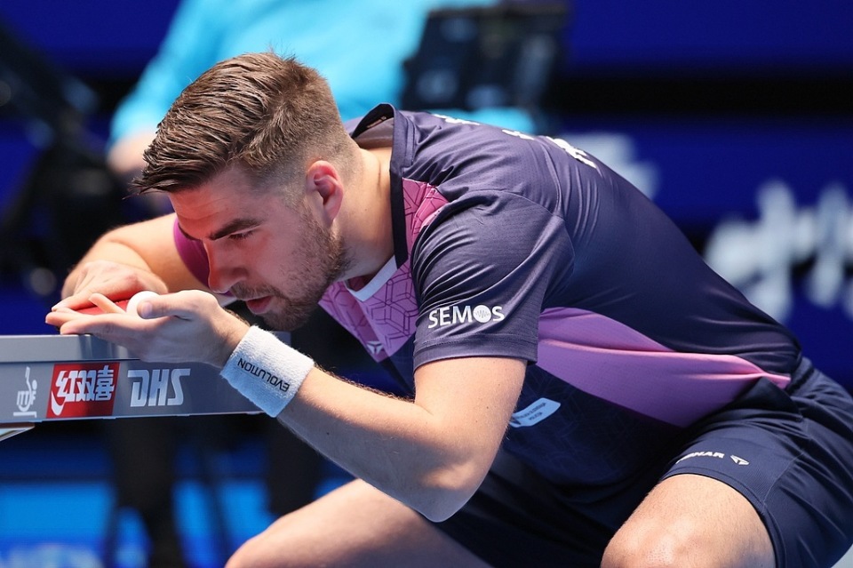 前山东男篮主帅凯撒出任福建男篮主教练.