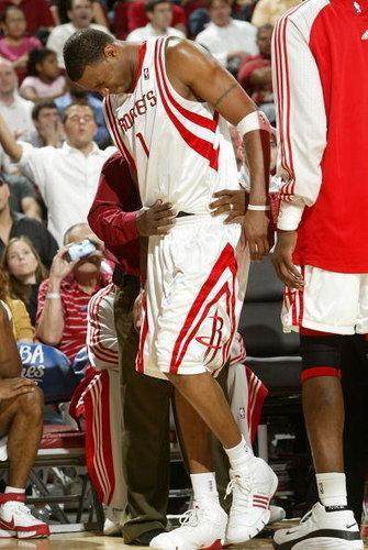 他的一举一 他的一举一