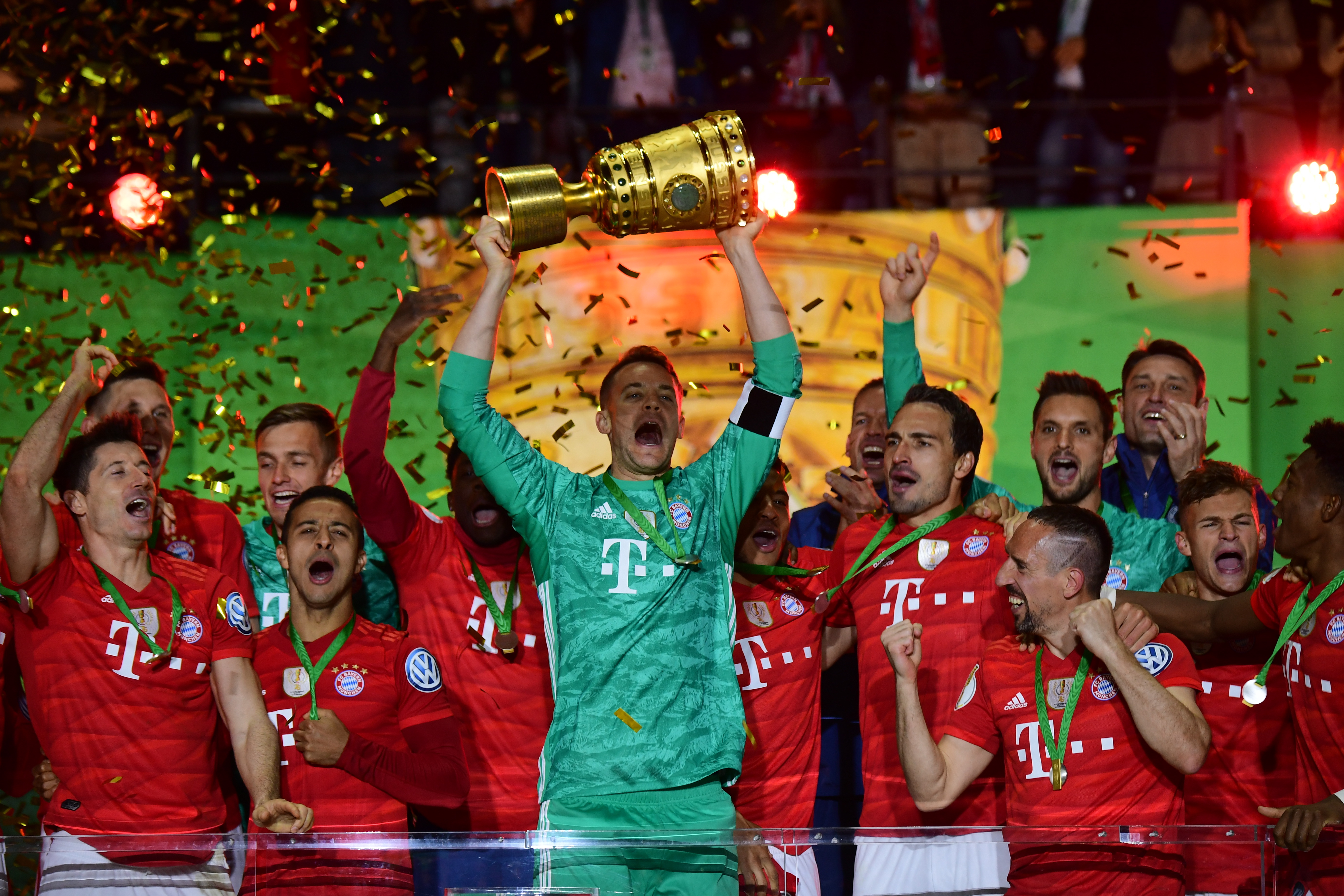 国足公布亚洲杯入选赛名单 费沙哈林时隔352天回归！