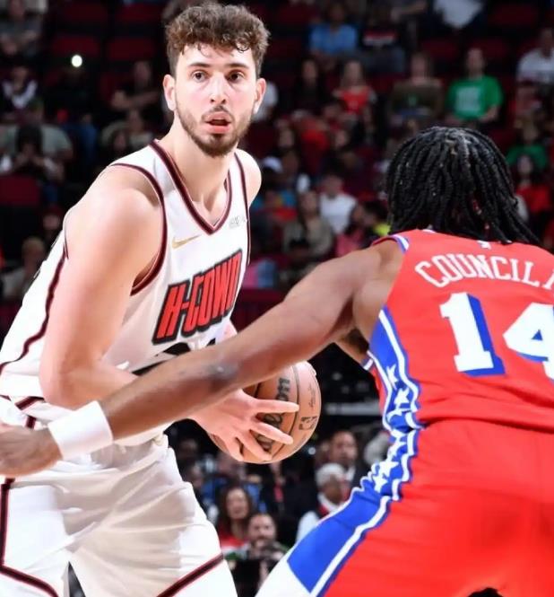 篮球——NBA常规赛：猛龙不敌马刺